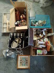 lot 461 image: Assorted Dcor