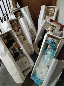 lot 471 image: Dynasty Dolls Lot #1