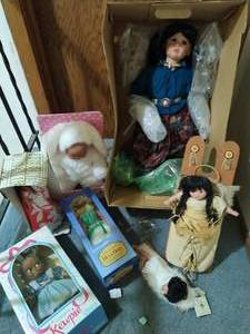 lot 473 image: Dolls Lot #4