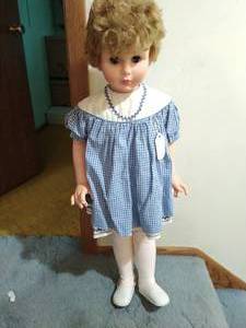 lot 501 image: Large Vintage Doll #1