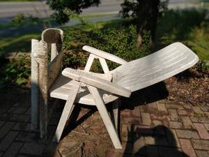 lot 511 image: Patio Chairs