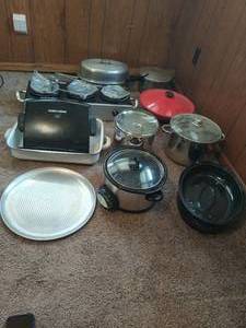 lot 303 image: Misc. Cookware