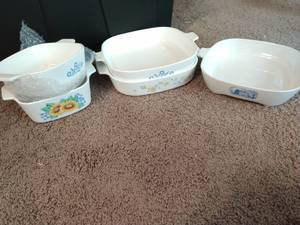 lot 324 image: Corning ware Set