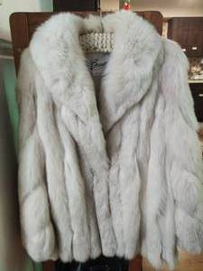 lot 59 image: Vintage Fur Coat