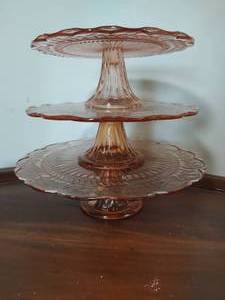 lot 19 image: Three Pink Glass Cake Plates