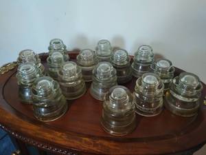 lot 20 image: Collection of Insulators