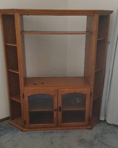 lot 26 image: Entertainment Center