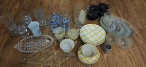 lot 33 image: Collection of Vintage Dishes and Glassware