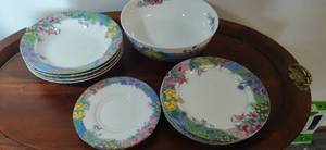 lot 34 image: Nikko China Set