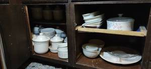 lot 43 image: Pfaltzgraff Tea Rose Dishes