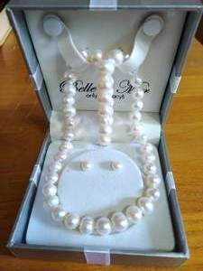 lot 361 image: Set Of Pearls
