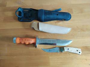 lot 369 image: Two Knifes