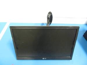 lot 19 image: LG&nbsp22LT560C TV wwall mount 