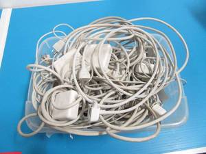 lot 22 image: Container of Misc Apple Power supplys