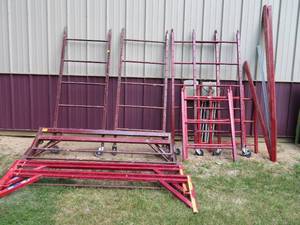 lot 2 image: HEAVY DUTY SCAFFOLDING