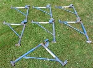 lot 3 image: 7 HEAVY DUTY BRACES