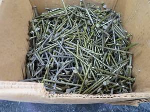 lot 13 image: 20 LB BOX OF NEW 3 14 NAILS