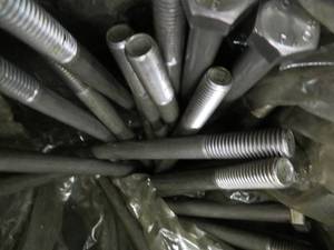 lot 15 image: 12 HEX BOLTS SCREWS