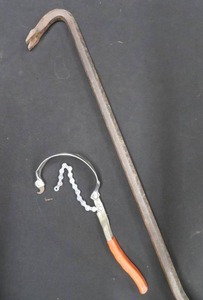 lot 29 image: OIL CHANGING WRENCH AND CROW BAR