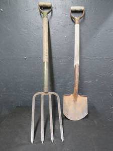 lot 41 image: 4-TINE FORGED SPADING FORK AND SMALLER SHOVEL