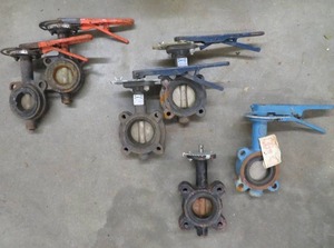 lot 89 image: 6 ASSORTED VALVES
