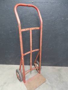 lot 117 image: RED 2 WHEEL DOLLY