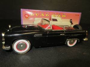 lot 138 image: VINTAGE  COLLECTABLE LUXE CAR