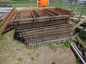 lot 21 image: Lot of (15) Pallet Racking Shelf Grates 52 x 43