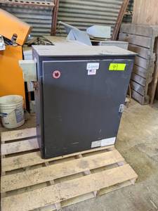 lot 49 image: Linear Gate Drive - This is the Power Unit for large Sliding Gates  Fences - Working when Removed