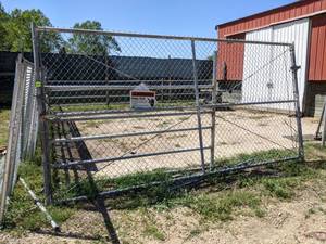 lot 62 image: Rolling Gate Panel - 10 10 Wide x 6 8 Tall