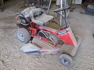 lot 69 image: Snapper Riding Lawn Mower 30 Deck - Model SR1030