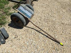 lot 73 image: Rolling Pipe Cart