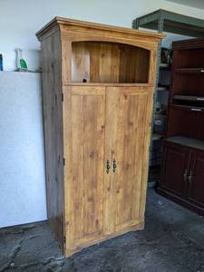 lot 77 image: Wood Shelf - 68 x 31 x 21