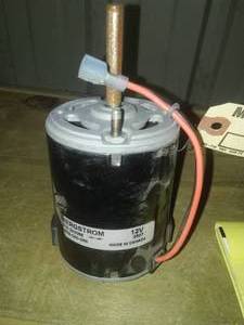 lot 48 image: Bergstrom Motor 12 Volt 2809-540-066