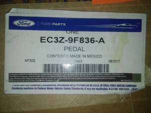 lot 91 image: Pedal EC3Z-9F836-A 2001-2003 Excursion, F250350450550 Super Duty