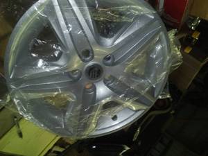 lot 175 image: Wheel Cover - Ford (AN7Z-1130-C) 2010-2011 Mercury Milan