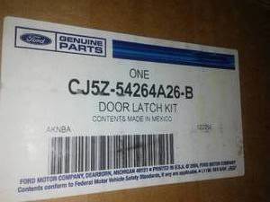 lot 260 image: Door Latch Kit CJ5Z-54264A26-B