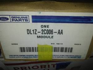 lot 284 image: Module - Ford (DL1Z-2C006-AA) 2013-2014 Ford Expedition.