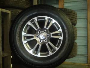 lot 307 image: Ford 6 Lug 18 in. Alloy Rims (4)