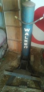 lot 325 image: Walker Jack on Wheels