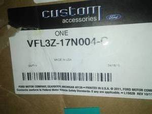 lot 374 image: Ford Genuine VFL3Z-17N004-C Pivot Storage Box, 1 Pack