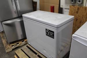 lot 627 image: Danby Chest Freezer DCF072A3WDB (display model)
