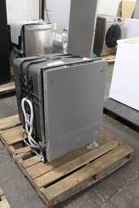 lot 635 image: Whirlpool Dishwasher WDT730PAHZ0 (New )