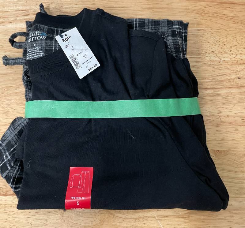 lot 41 image: Croft and Barrow Mens Buffalo Plaid Sleep Pants and Shirt Set S