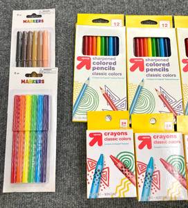 lot 75 image: Large Lot of Drawing and Coloring Supplies