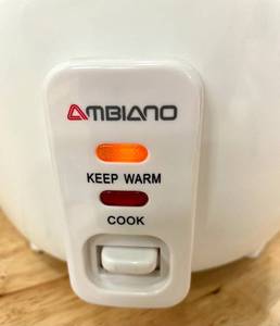 lot 12 image: Mbiano Small Rice Cooker