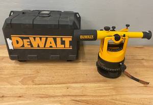 lot 1 image: Dewalt DW092 Jobsite Transit Level