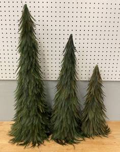 lot 14 image: Lot of 3 Nesting Peacock Feather Trees