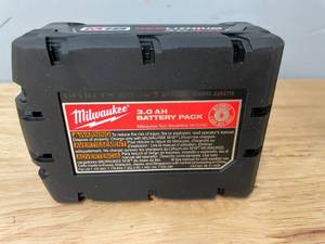 lot 2 image: Milwaukee Tool M18 18-Volt Lithium-Ion XC Extended Capacity Battery Pack 3.0Ah