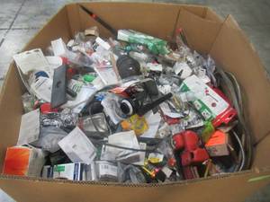 lot 306 image: WHOLESALE MIXED PALLET OF LAWN AND GARDEN ITEMS AND COMMERCIAL SUPPLIES